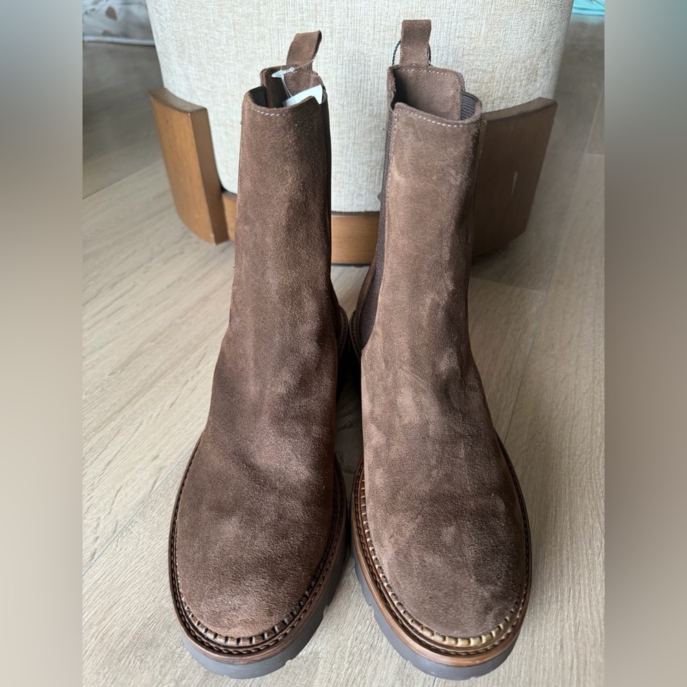 BNWT Women's Genuine Leather Italian Suede Chelsea Boots - Size 6.5 - Picture 4 of 8